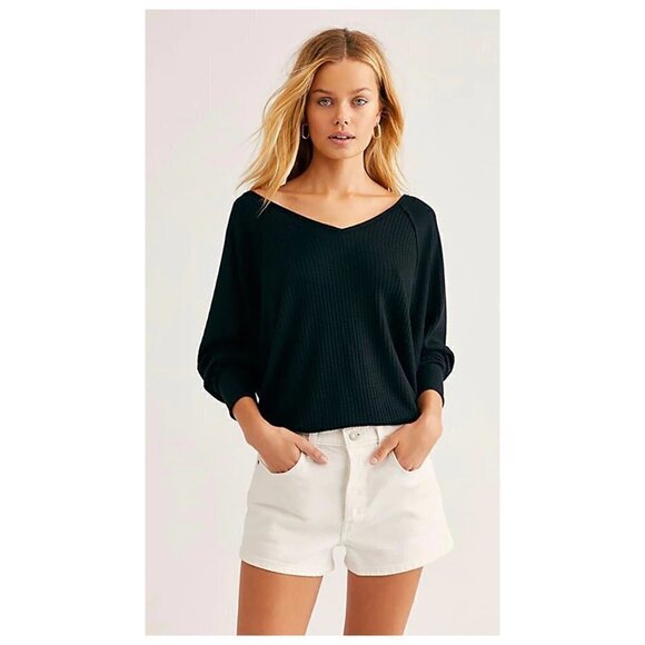 Free People Long Sleeve Black Top Thermal Boho Slouchy Oversized Size S NWT - Picture 2 of 4